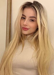 Sexy blonde Brazilian escort in London 